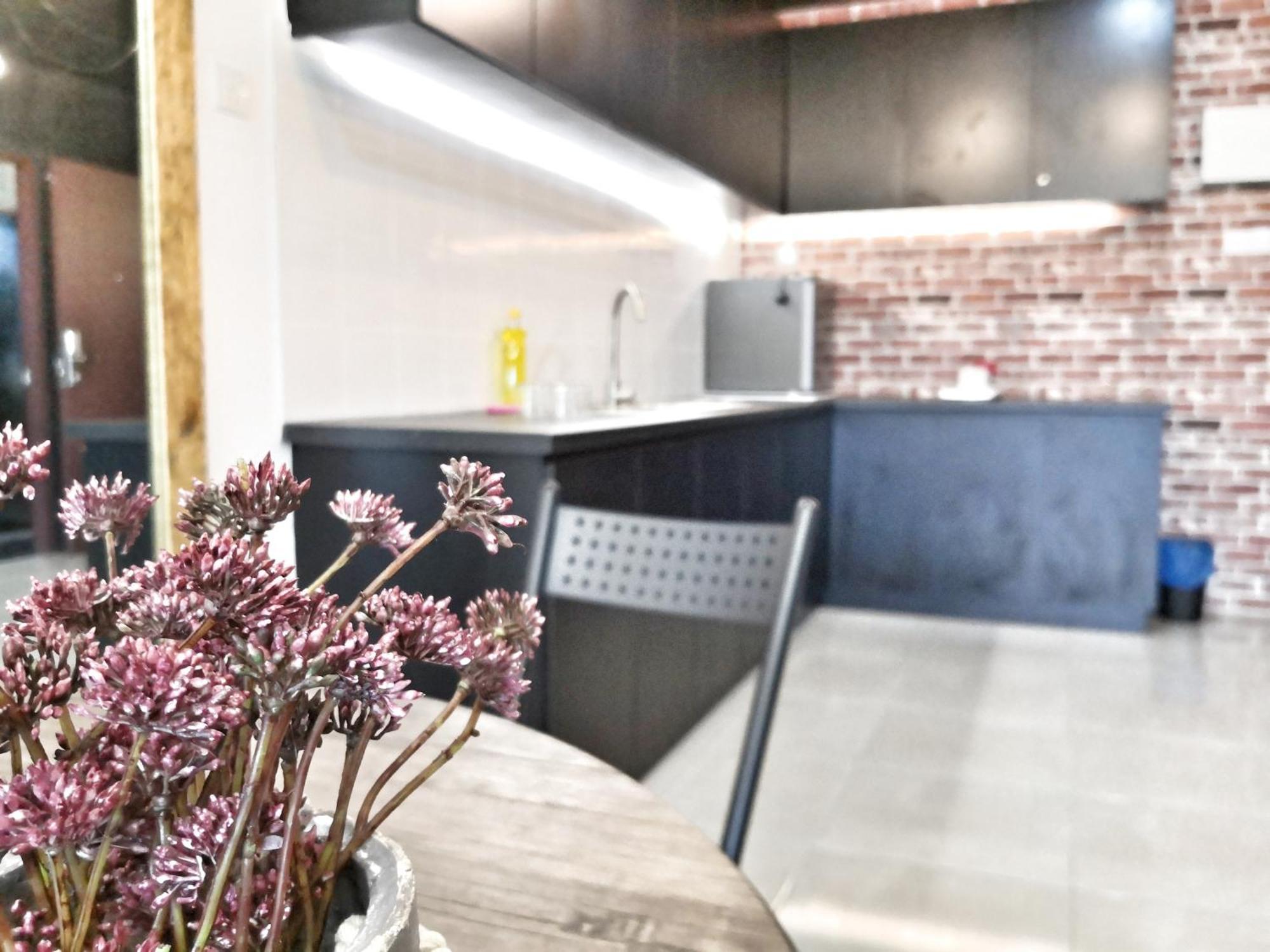 23Loft Kuching Apartment Стая снимка